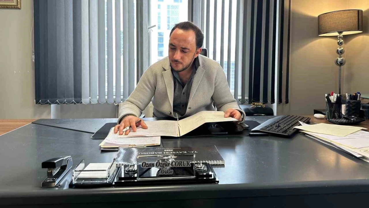 Hem aşık olmuş hem de dolandırılmış...