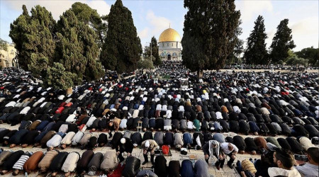 gale inat Mescid-i Aksa'da yaklak 120 bin kiiyle bayram namaz