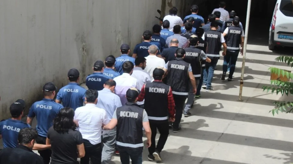 İstanbul'da suç örgütü operasyonu : 15 şüpheli tutuklandı