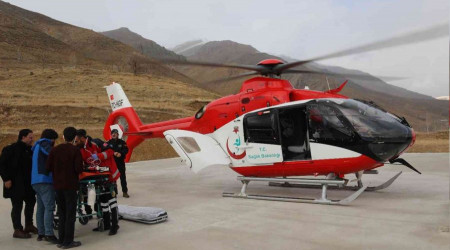 Kalbi duran öğrenci ambulans helikopterle Van'a sevk edildi