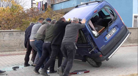 Krkkale'de okul servisi ile otomobil arpt: 5'i renci 6 yaral