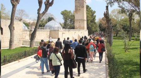 'Kırmızı'dan kaçmak için Şanlıurfa'yı tercih ediyorlar