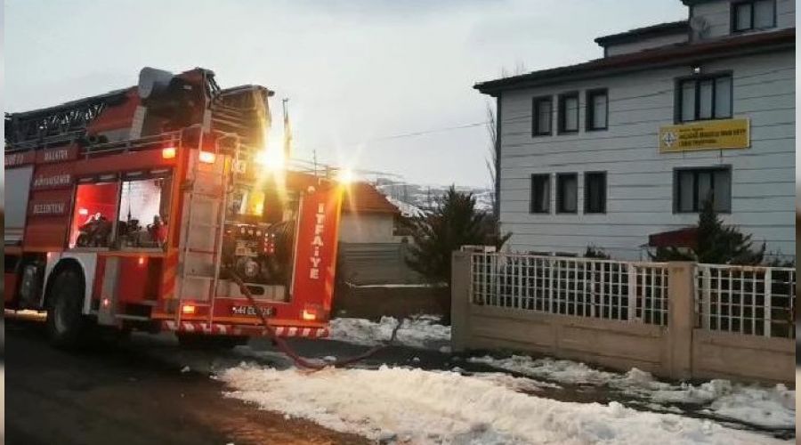 Kız öğrenci yurdunda yangın paniği