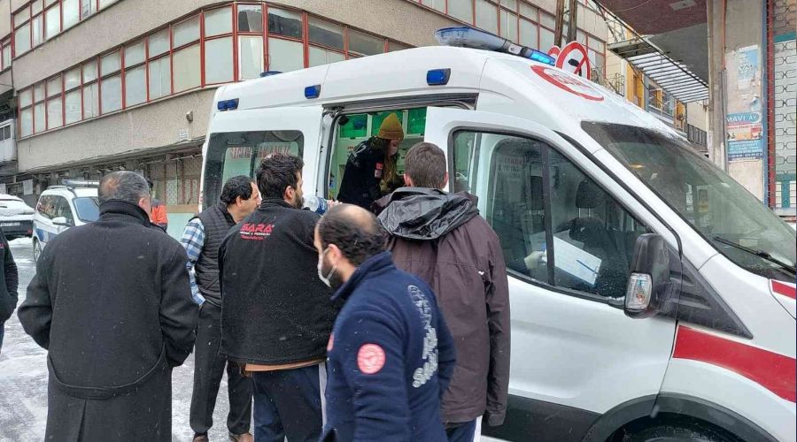 Küçükçekmece'de korkutan yangın