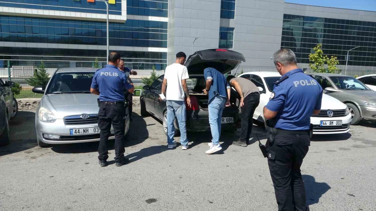 Malatya'da husumetlilerin tartışması kanlı bitti