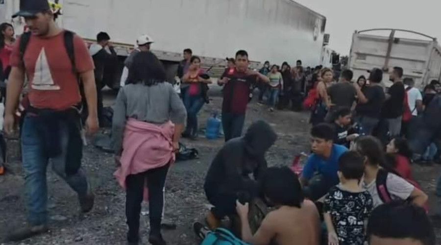 Meksika'da yaklaşık 150 göçmen tırın kasasında terk edilmiş halde bulundu