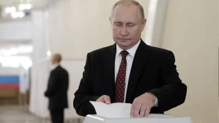 Rusya'da Putin rekor oyla yeniden seçildi