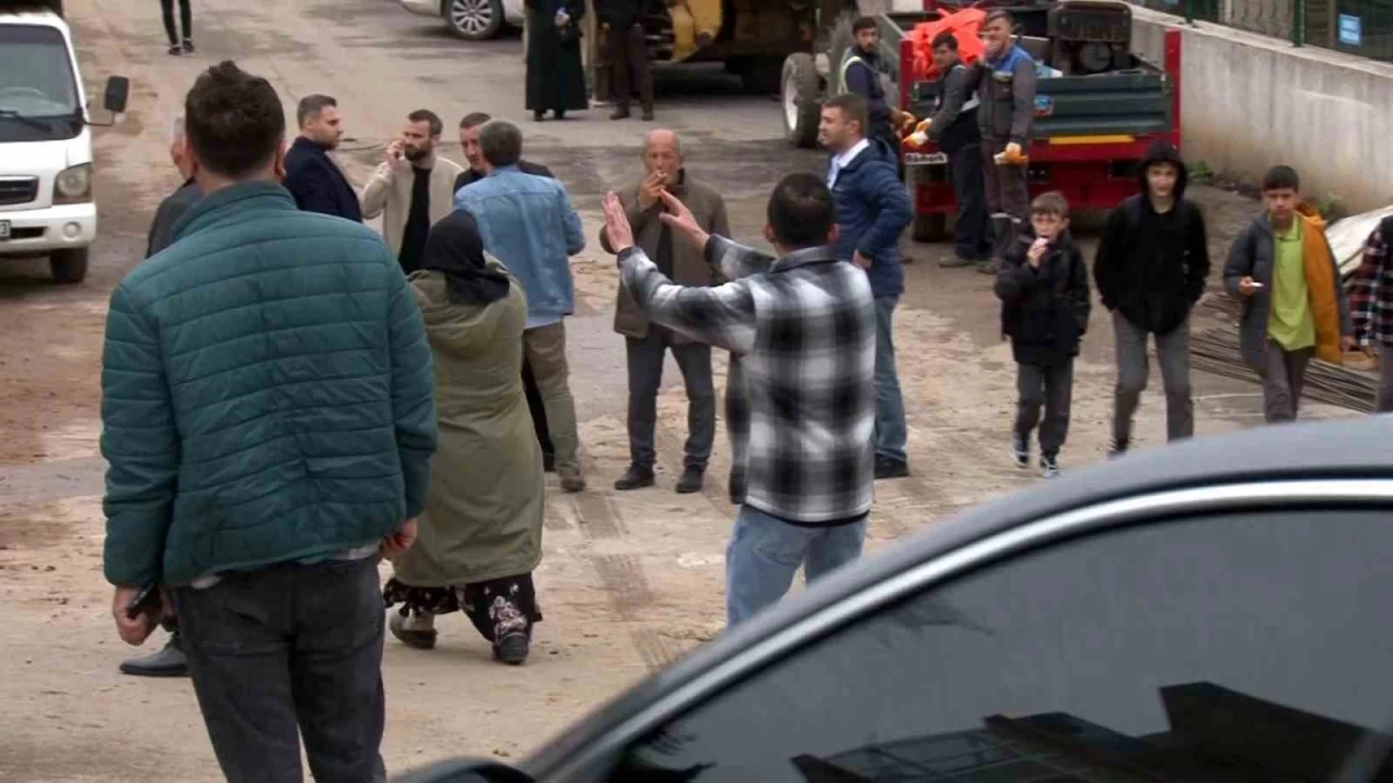 Serdivan'da bir bina çökme riski ile karşı karşıya