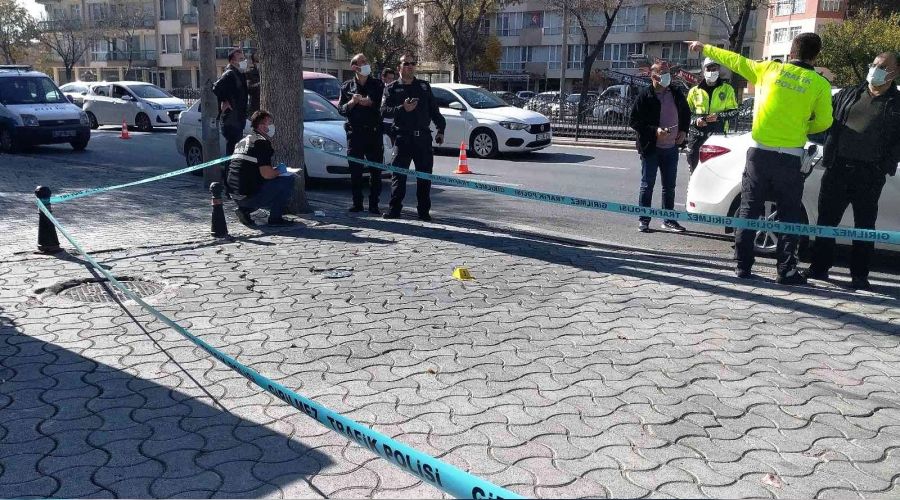 Silahlı kız kafeye gelip 14 yaşındaki kızı vurdu