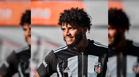 Siyah-beyazlı forma giymek çılgınca bir duygu