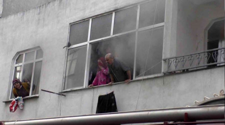 Sultangazi'de yangında can pazarı