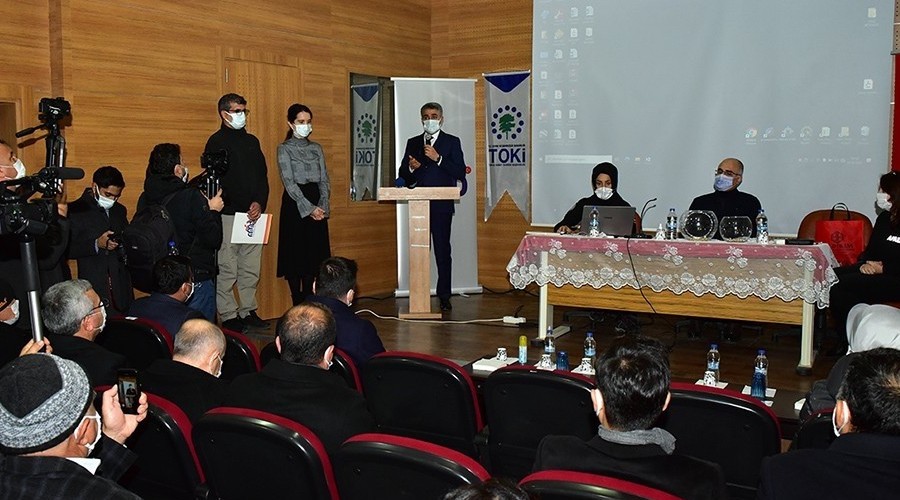 Tamamlanan deprem konutları kura ile hak sahiplerine teslim ediliyor