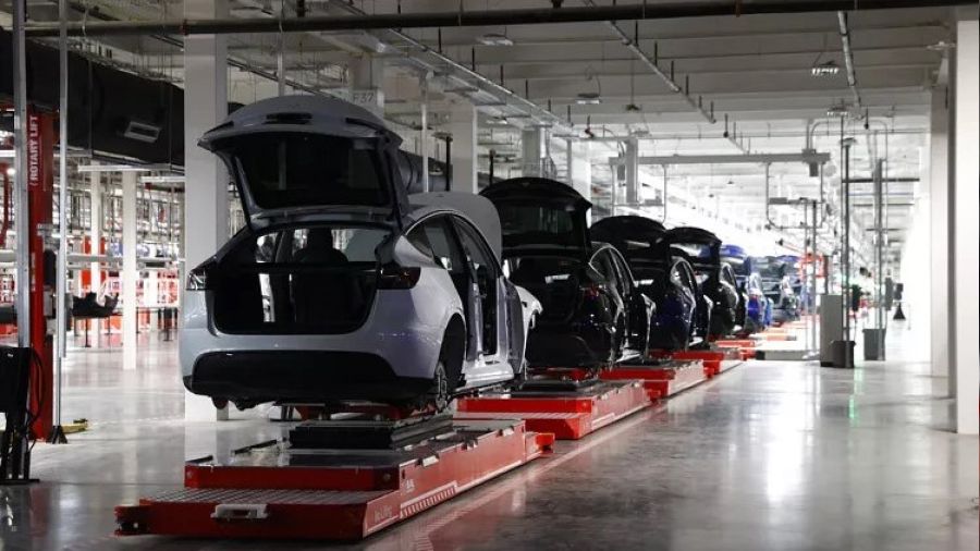 Tesla, 25 bin euroluk otomobil üretecek