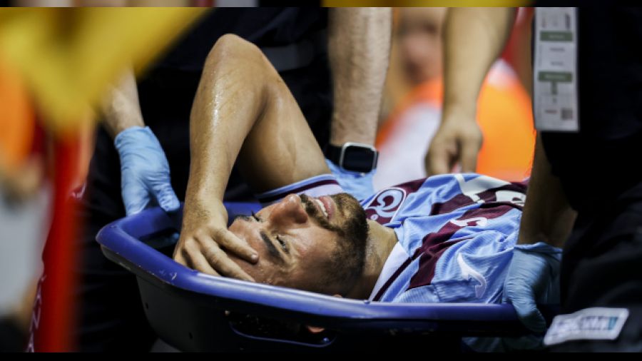 Trezeguet'nin kaburgası kırıldı