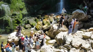 Turistler, elalesi baraj ve maarasyla Ylca'ya hayran kald