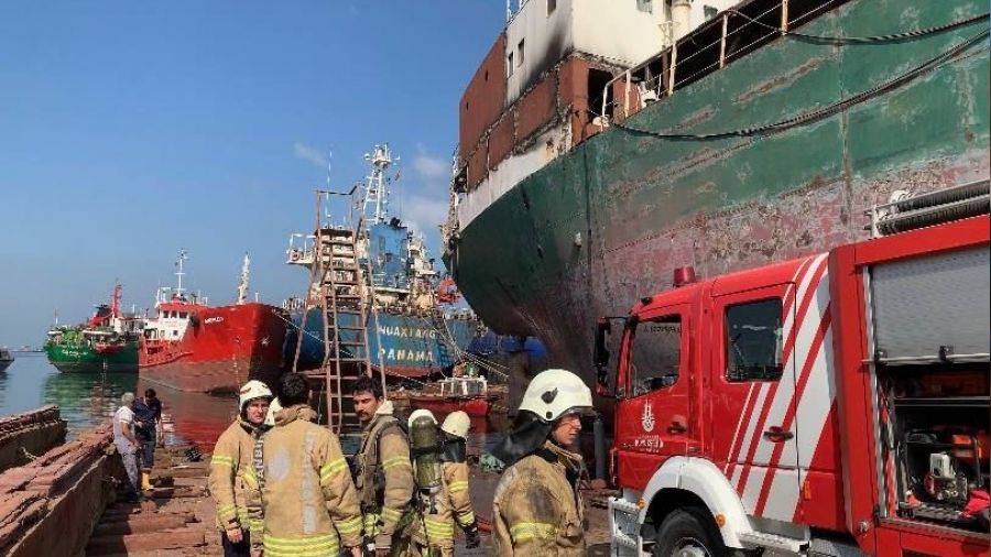 Tuzla'da gemide yangn panii