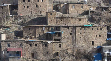 Uludere'de kolonsuz taş evler yıllara meydan okuyor