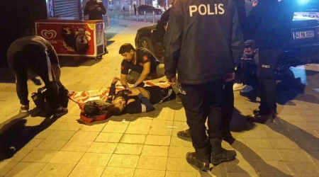 Yabancı uyruklu iki grubun kavgasında bıçaklanan 3 kişi otomobile binip kaçtı