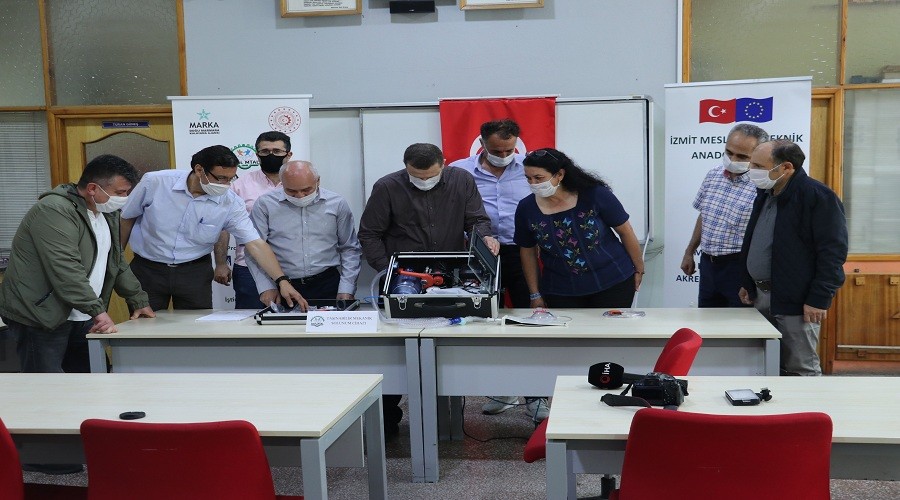 Yaparsa bizim öğretmenlerimiz yapar