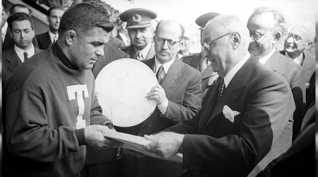 Yaşar Doğu gibisi bir daha gelmez