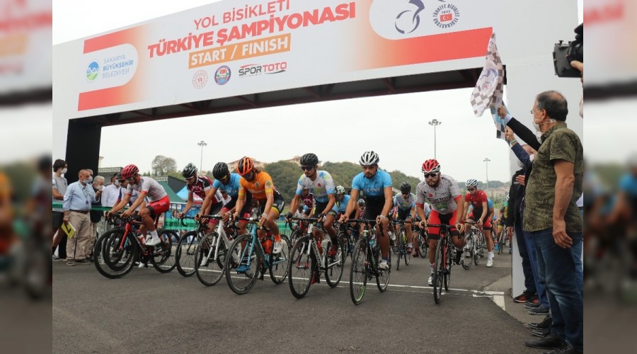 Yol Bisikleti Türkiye Şampiyonası'nda 'Yol Yarışı' etabı başladı