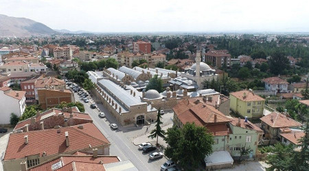 445 yıllık külliye hizmet vermeye devam ediyor