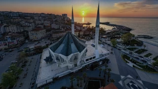 Akçakoca Cuma Camii: Türk otağı mimarisiyle büyülüyor