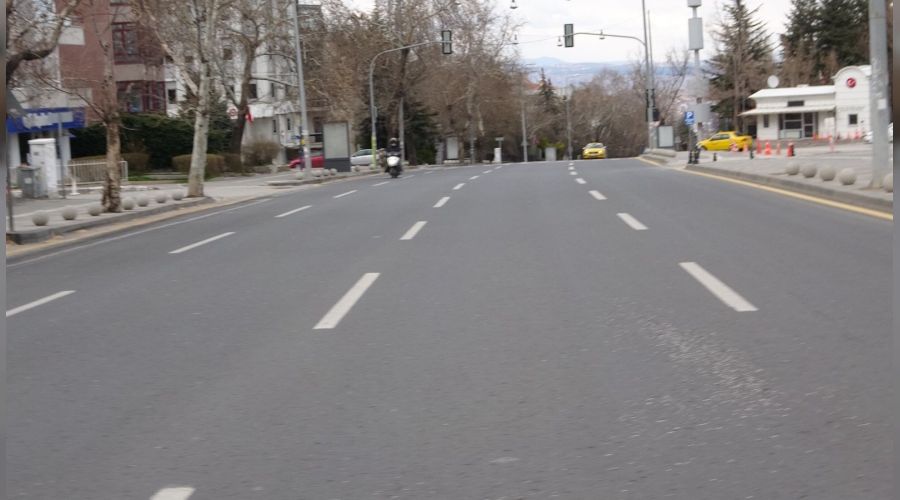 Başkentte sokaklar yine boş kaldı