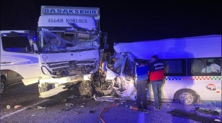 Bir trafik faciası daha: 8 ölü, 9 yaralı