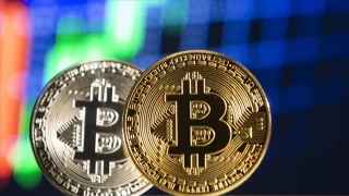 Bitcoin yine artt