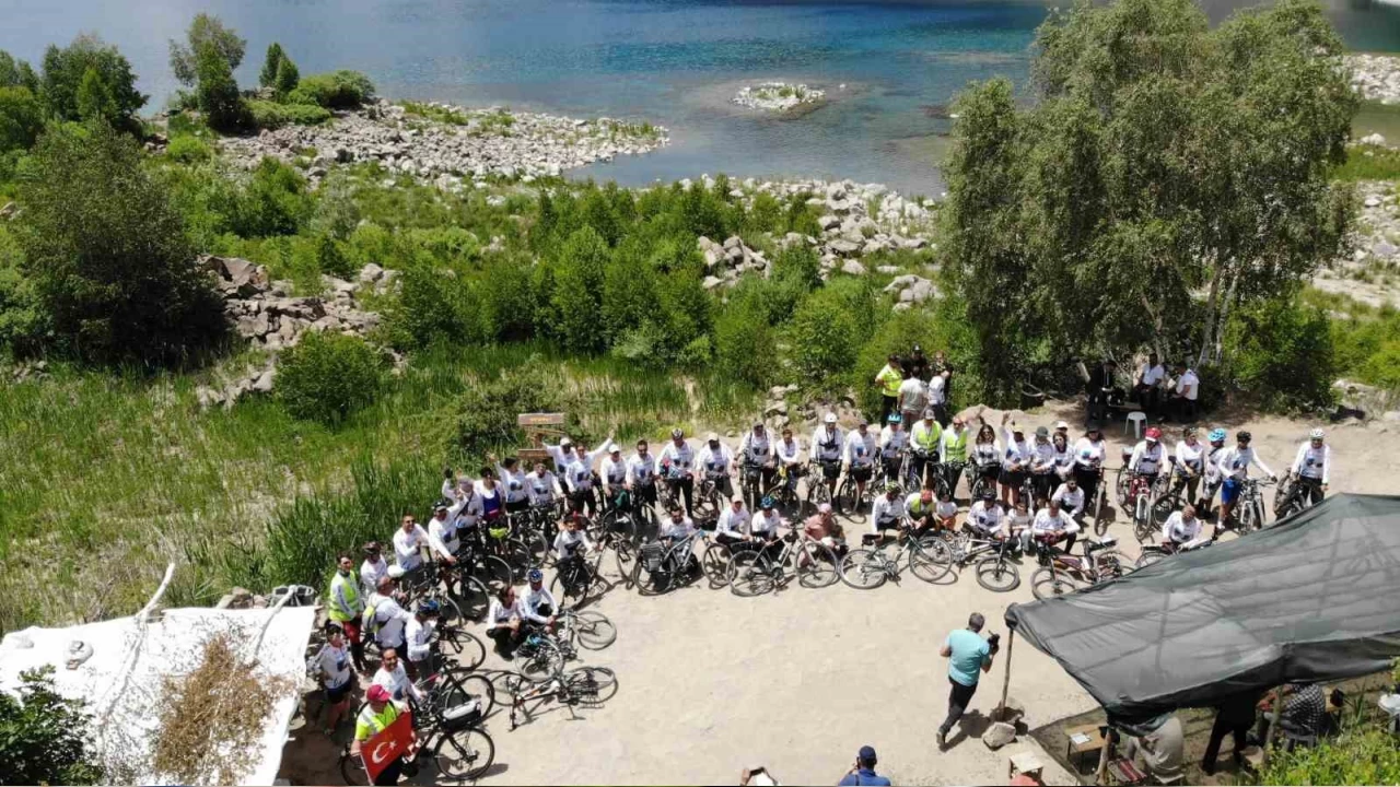 Bitlis Nemrut'tan, Adyaman Nemrut'a bisiklet turu