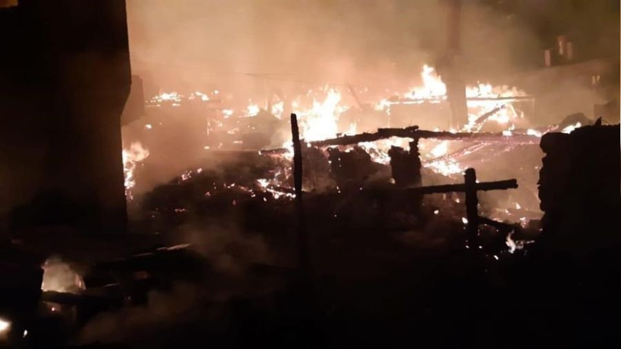 Bolu'da bitişik haldeki 5 ev yandı