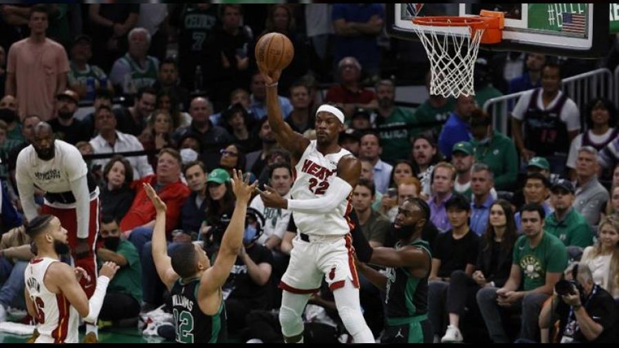 Butler'ın 47 sayısı seriyi son maça taşıdı