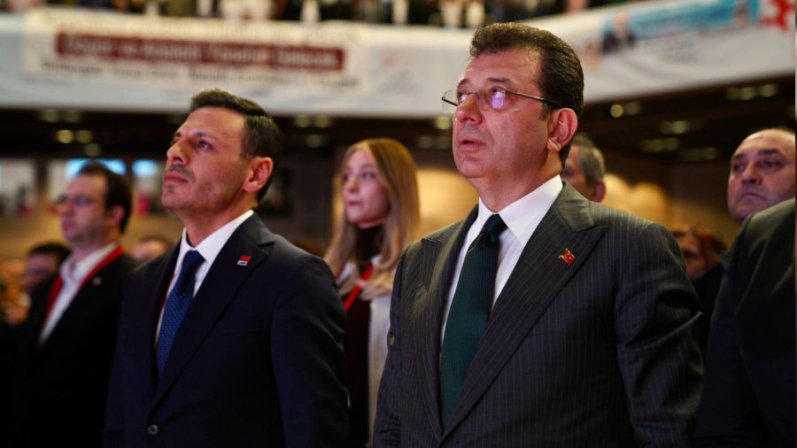 CHP'de İstanbul İl Başkanlığını değişimciler kazandı