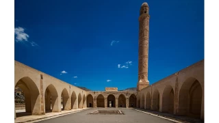 El Rızk Camii: Zarif minaresi ve taş işçiliğiyle dikkat çeker