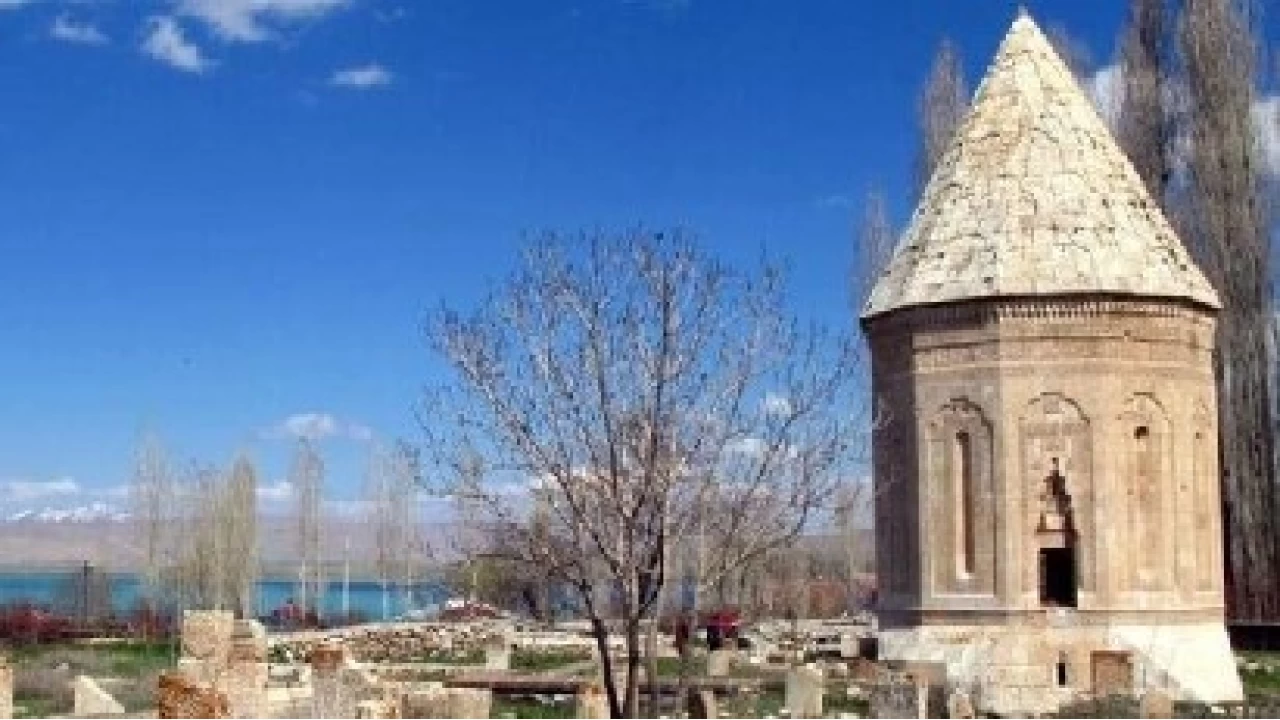 Erciş'in gizemli mirası: Anonim Kümbetin Sırları