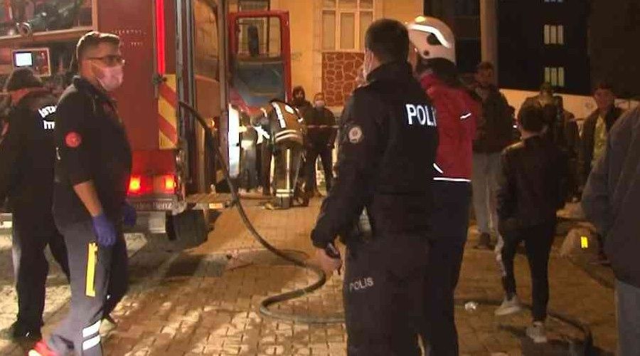 Esenyurt'ta devrilen elektrikli soba evi yaktı, 4 kişi dumandan etkilendi