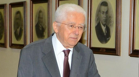 Eski Bakan Tarhan Erdem hayatını kaybetti