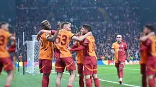 Galatasaray ligden sonra Avrupada da tekledi