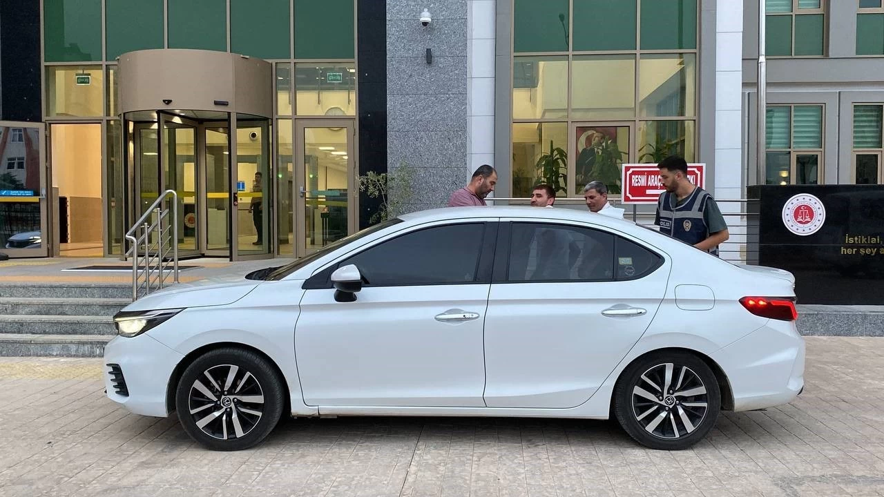 Husumetlisini çorbacıda vuran baba ve oğul tutuklandı