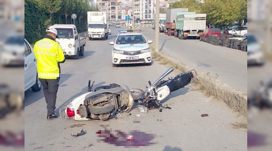 İki motosiklet kafa kafaya çarpıştı