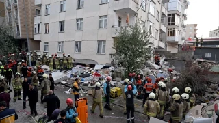 İstanbul Valiliğinden Maltepe'de kısmen çöken binadaki arama kurtarma çalışmalarına ilişkin açıklama