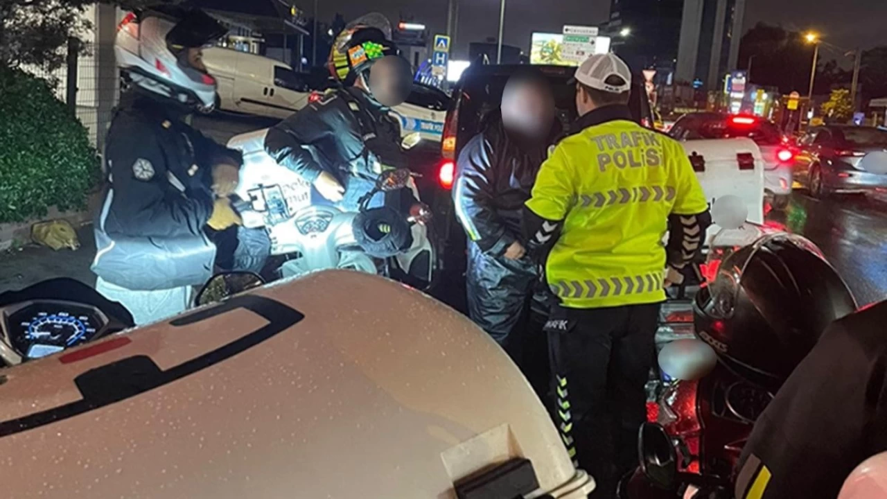 stanbul'da motosiklet srclerine ceza yad