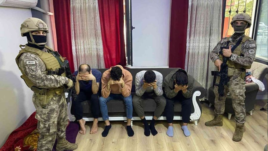 İstanbul'da sahte pasaport baskını