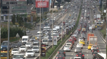 İstanbul'da trafik yoğunluğu rekor seviyeye ulaştı