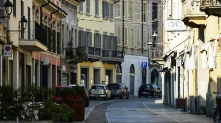 İtalya'da son 24 saatte 692 kişi öldü