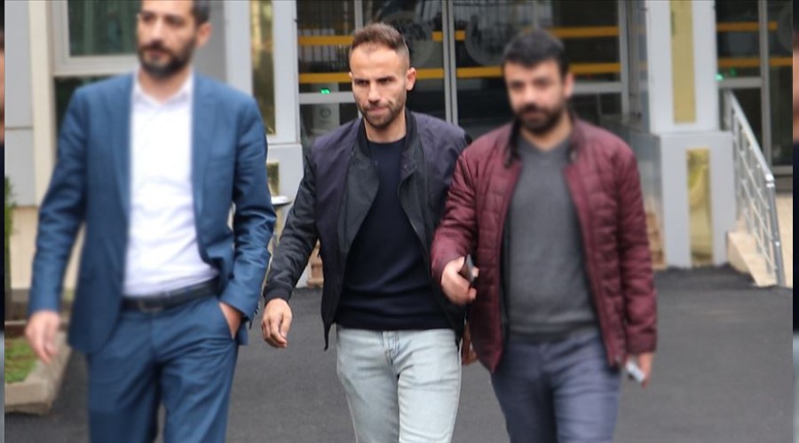 Jiletli oyuncuya futboldan men