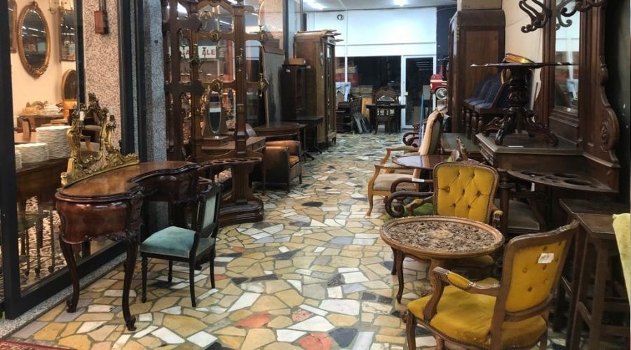 Kadıköy, antika tutkunlarının buluşma adresi