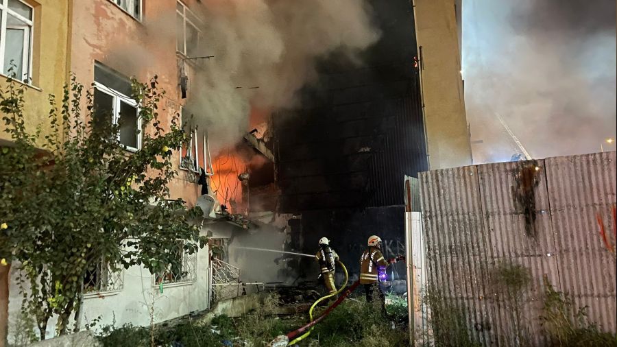 Kadıköy'de mahalleyi panikleten patlama