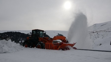 Karın kapattığı yol dört ay sonra açıldı